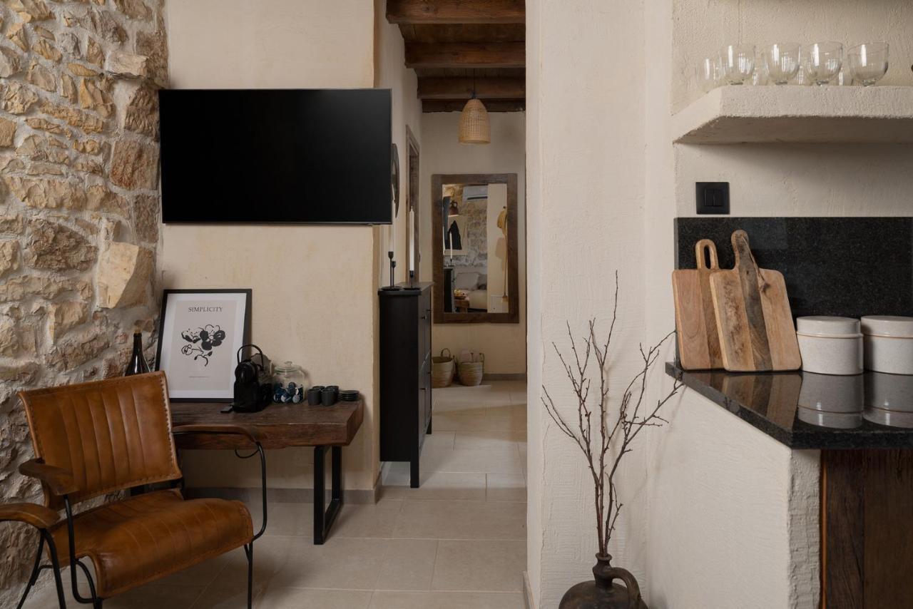 Blacksmith's House - House With Heated Pool Semesterbostad