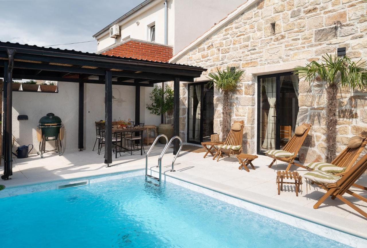 Blacksmith's House - House With Heated Pool Semesterbostad *